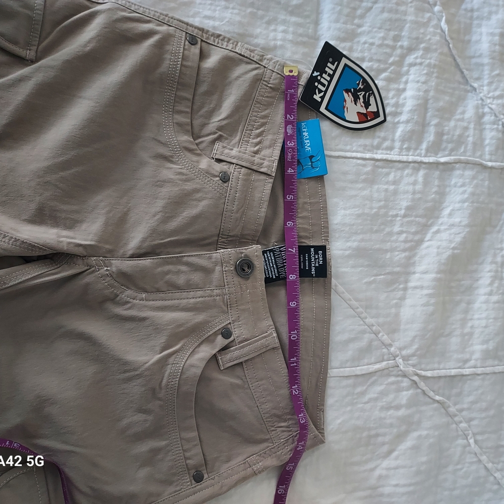 Kuhl Womens Splash 11 Inch Tan Cargo Shorts, Size 2 - Picture 6 of 7